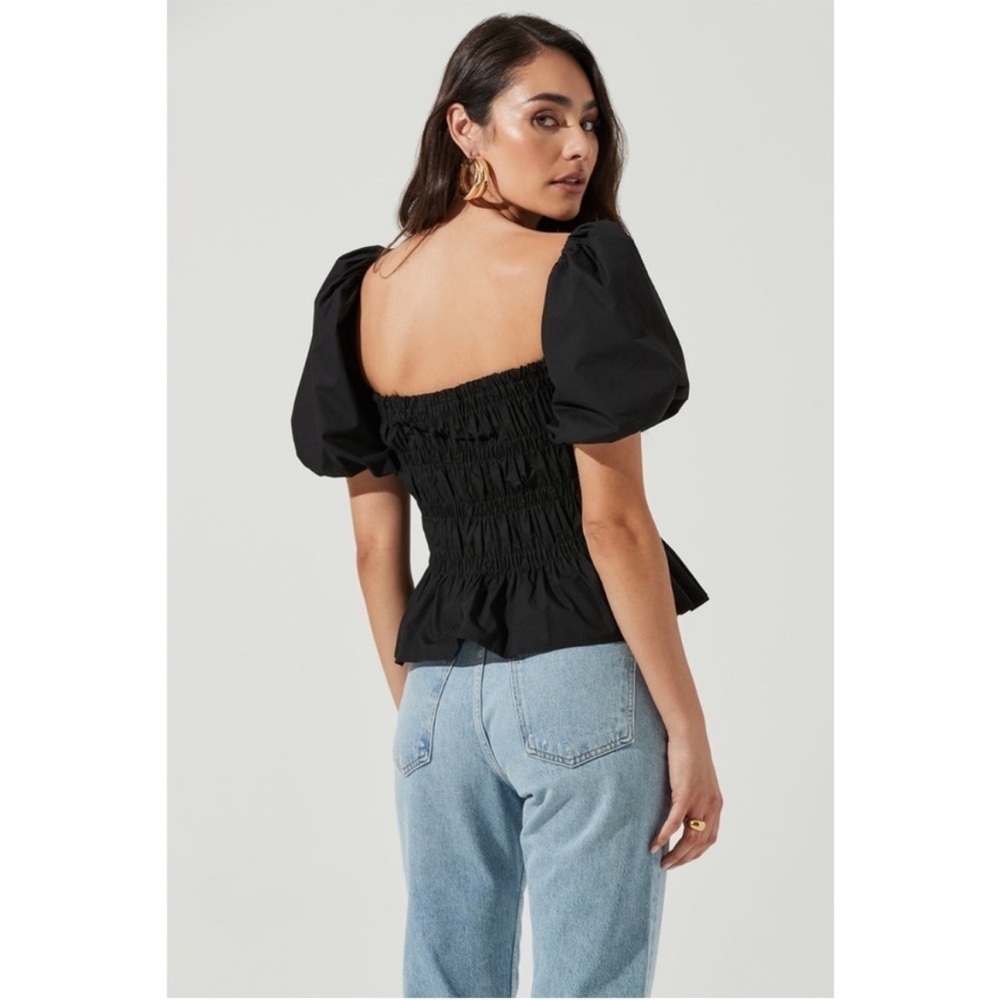 NWT ASTR The Label Savina Puff Bubble Sleeve Square Neck Smocked Peplum Top S - Picture 2 of 12